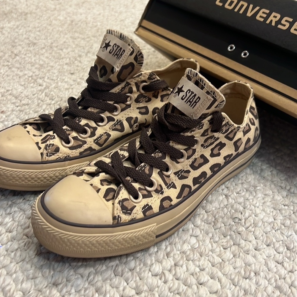 Leopard Converse